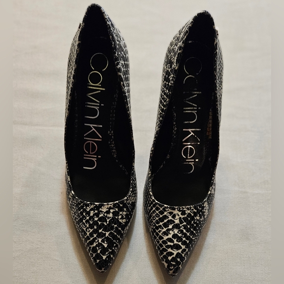CALVIN KLEIN Stiletto Heel Pumps Snakeskin, Size US 6 - Picture 2 of 9